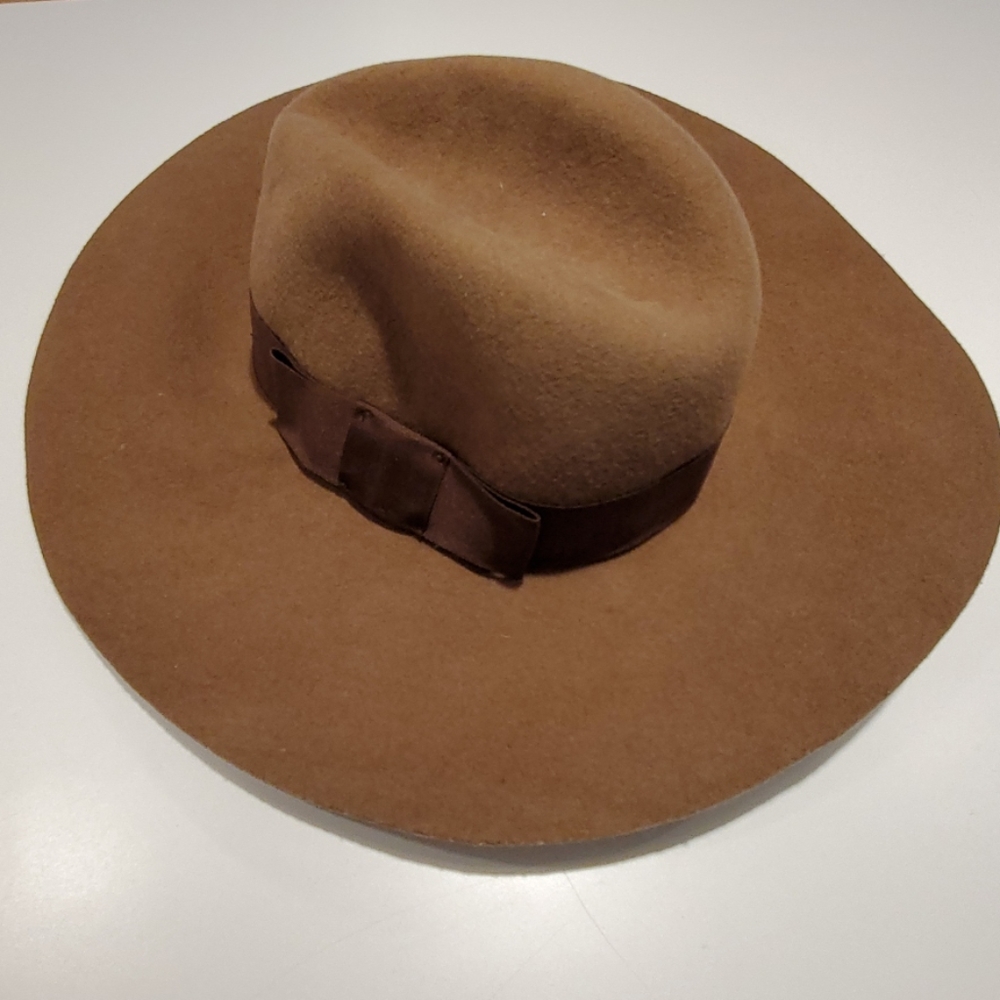 Ladies hat